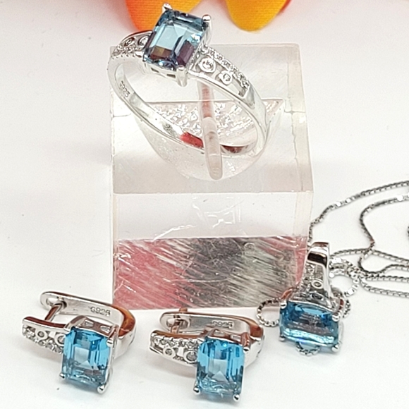 ⚘️Gorgeous full necklace set - Picture 3 of 5